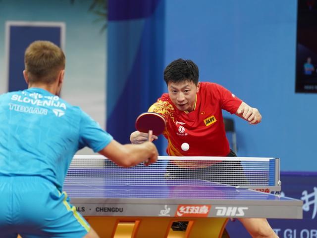 与他的团队 与他的团队