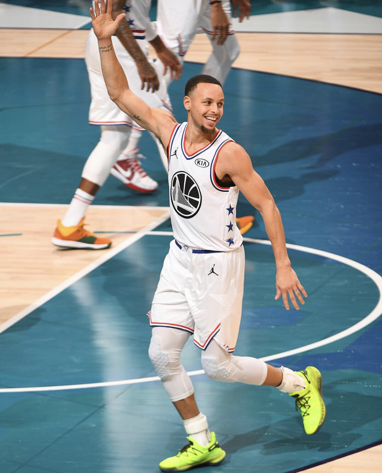 s因眼眶受 s因眼眶受